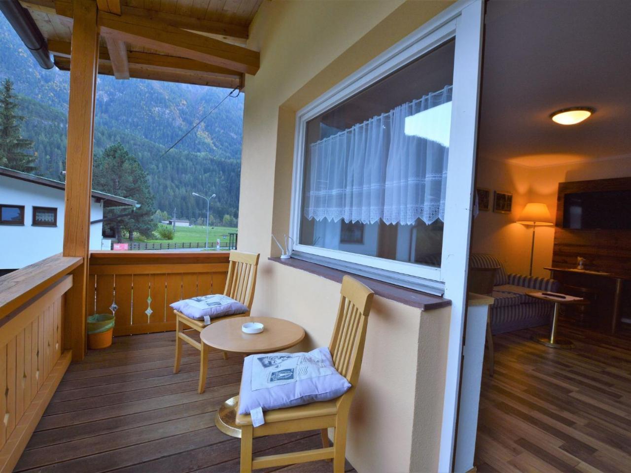 Cozy Apartment In Oetz Close To Ski Area Esterno foto
